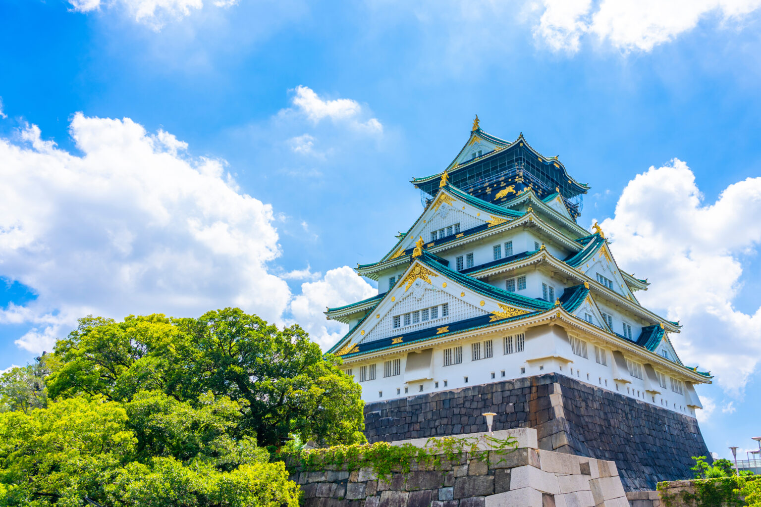 大阪城と青空 大阪府観光スポット